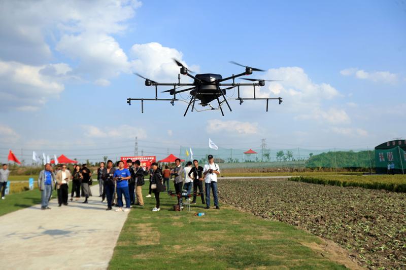 低空经济飞向未来2026全国无人机界迎春团拜会暨第十届无人机百人会在深圳成功举办(图1)