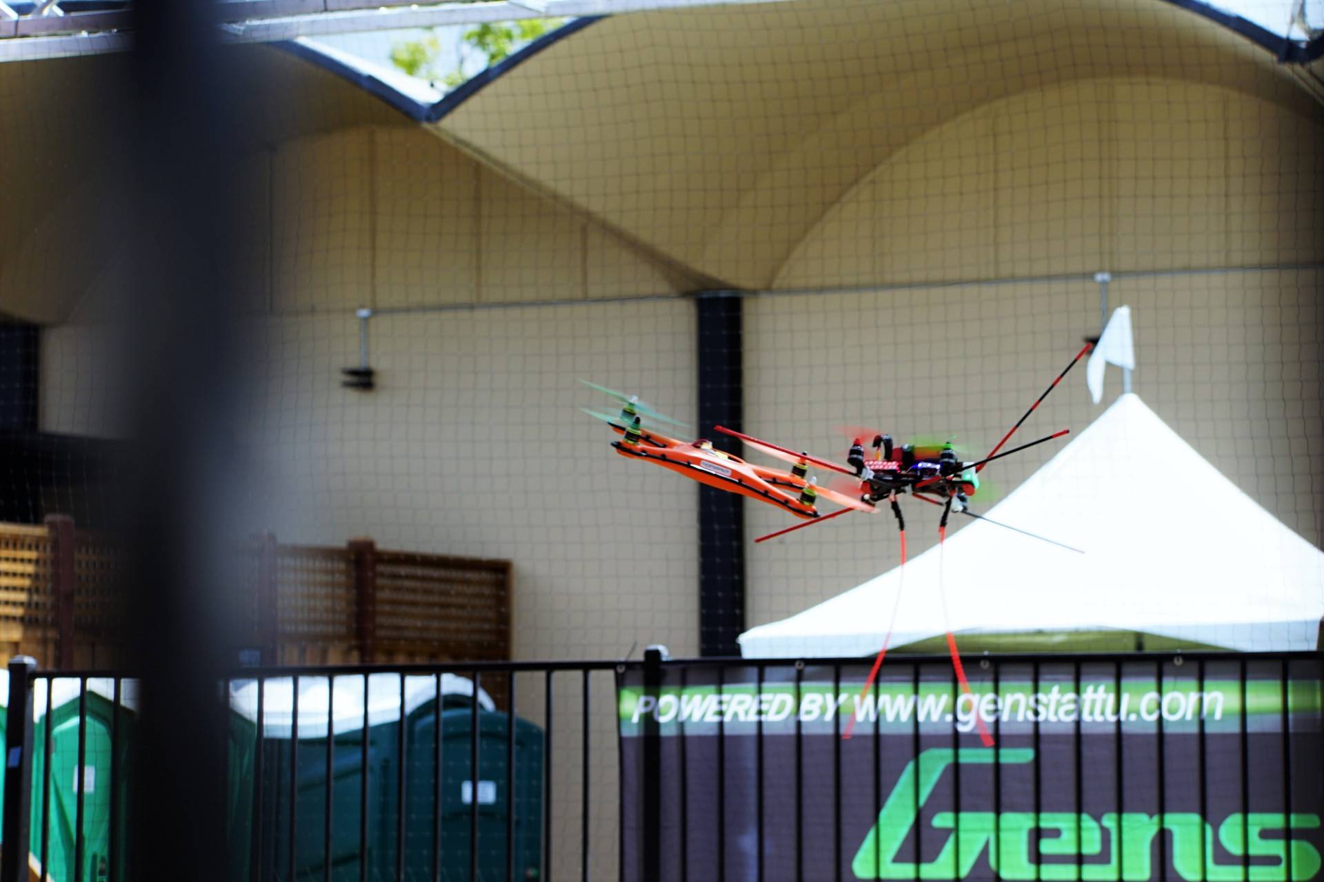 无人机与巡飞弹主导战场俄乌冲突如何重塑现代战争形态？(图1)