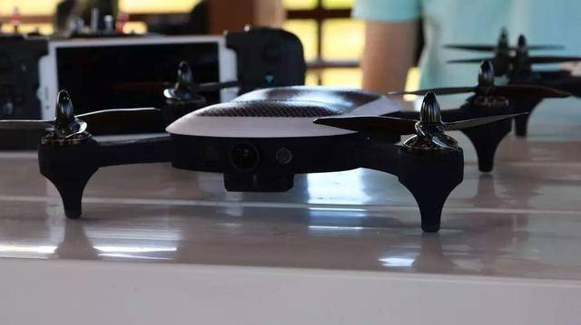 2026四川省遥控无人机竞速俱乐部联赛·资阳站人气冠军形象大使——张倪晨曦(图1)