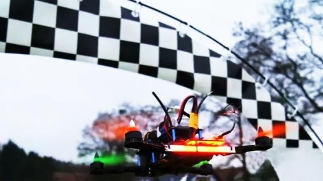 县第一届青少年无人机大赛开赛(图1)